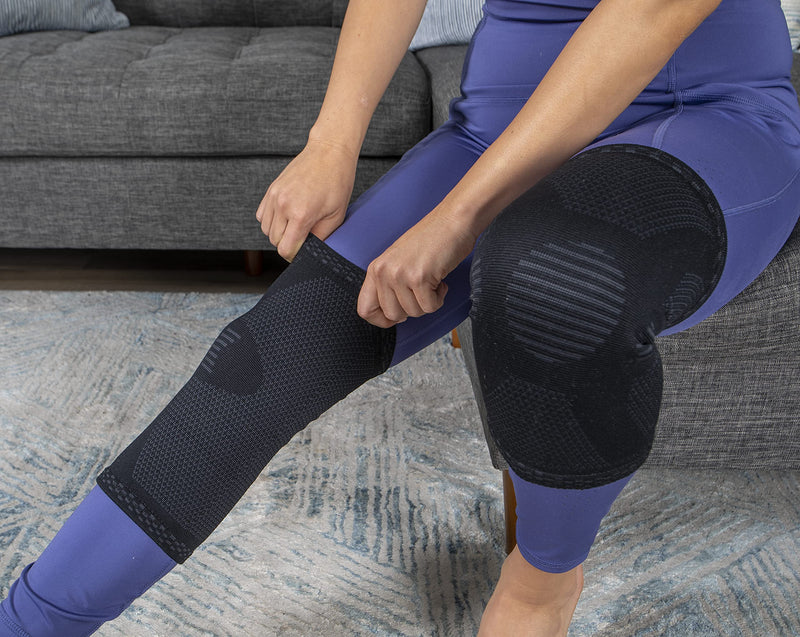 EvriFit Compression High Performance Knee Sleeves, Support for Men & Women, Running, Basketball, Volleyball, Weightlifting & Cross Training, Medium – Large (1 Pair) Black - BeesActive Australia