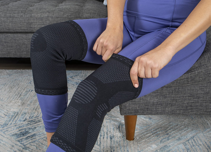 EvriFit Compression High Performance Knee Sleeves, Support for Men & Women, Running, Basketball, Volleyball, Weightlifting & Cross Training, Medium – Large (1 Pair) Black - BeesActive Australia