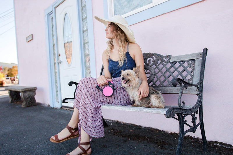 WIGZI Durable Liquid Filled Gel Handle Comfort Grip Retractable Dog Leash, Rust Proof, All Webbing Tape, up to 16' & 110Lbs, EZ on/Off Lock with Enhance Retraction Technology Medium Pink - BeesActive Australia