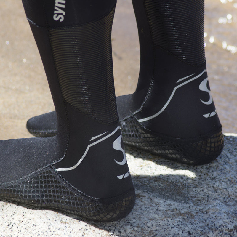 [AUSTRALIA] - Synergy Swim Socks Neoprene Swim Booties Medium 
