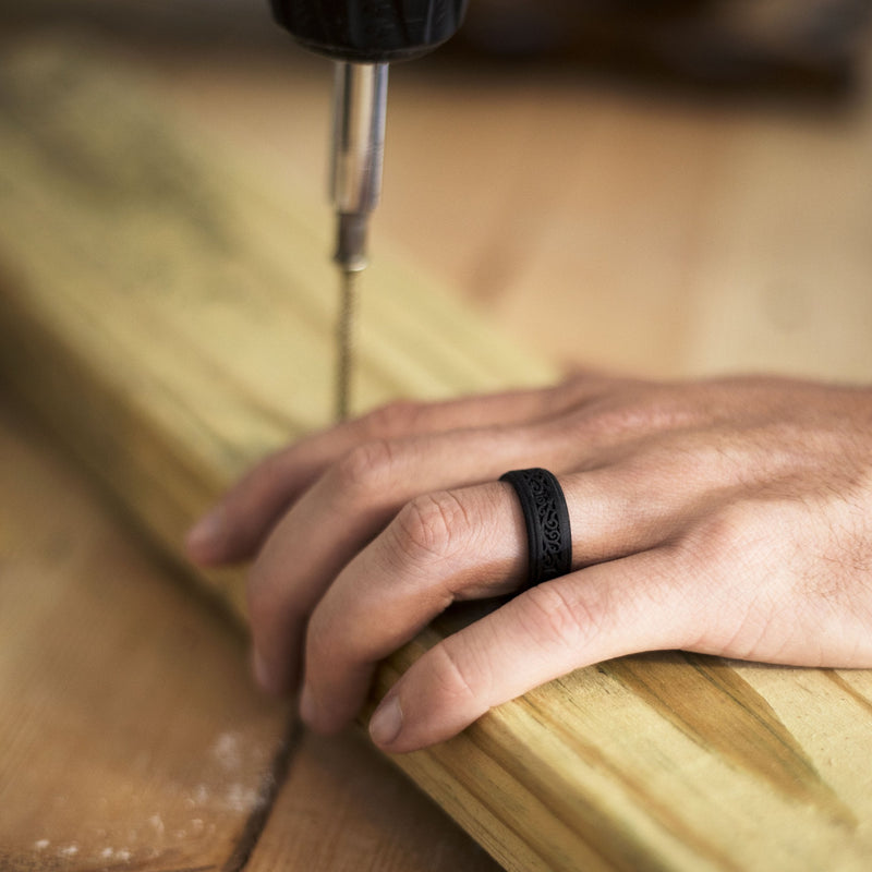 KAUAI Mens Silicone Ring. Timeless, Sleek, Classy. Solid Band for Men. Leading Brand for Comfort in Men’s Wedding Bands. Active Workout Silicon Rubber Rings. For The Guy Who Wants More. Powerful Black Knight 9 -9.5 - BeesActive Australia