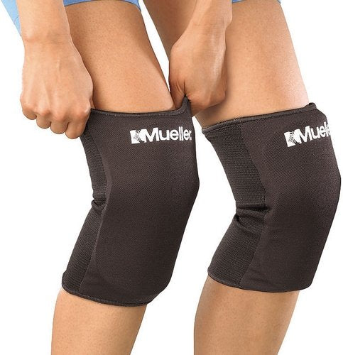 Mueller Sports Medicine Multi-Sport Knee Pads, For Men and Women, Black, One Size Fits Most, 1 Pair - BeesActive Australia