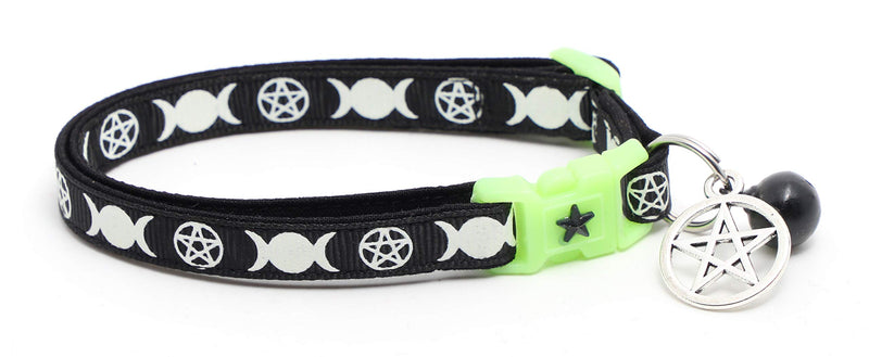 Wicca Cat Collar with Occult Charm & Bell | Witch’s Familiar Cat Collar | Witch Kitten Collar Charms | Glow in The Dark | Safety Breakaway Collar Large(10lbs & Up) Black - BeesActive Australia
